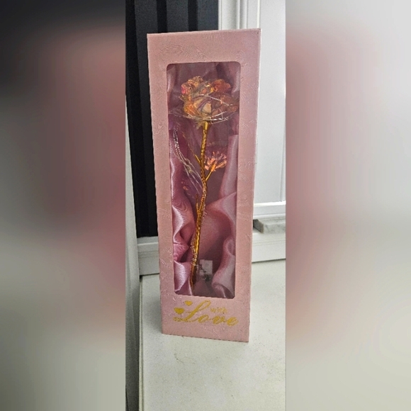 🌟 Pink Lighted Rose Ornament  in Gift Box Home Or Desk Decor 🌟 - Picture 1 of 5